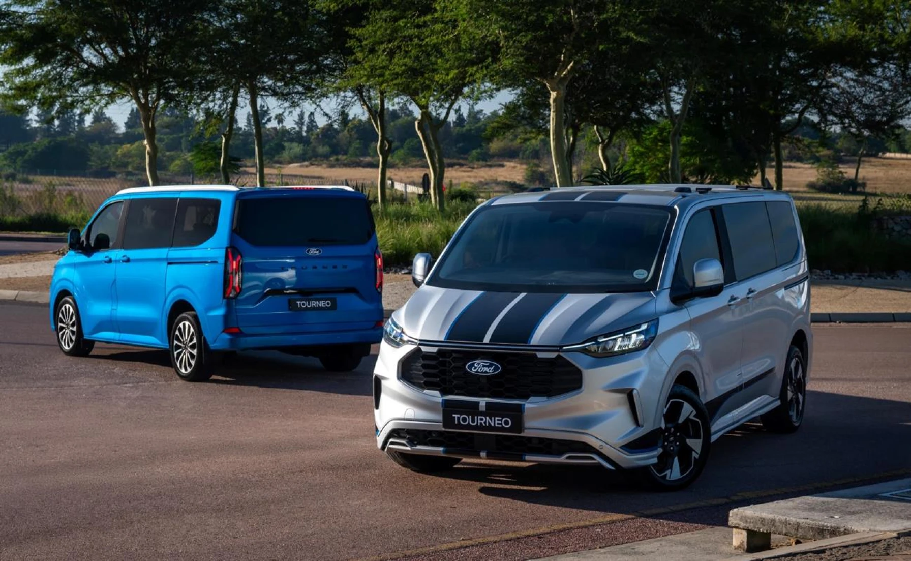 Ford Ford Tourneo Custom 2.0SiT Sport 8AT Variant Image