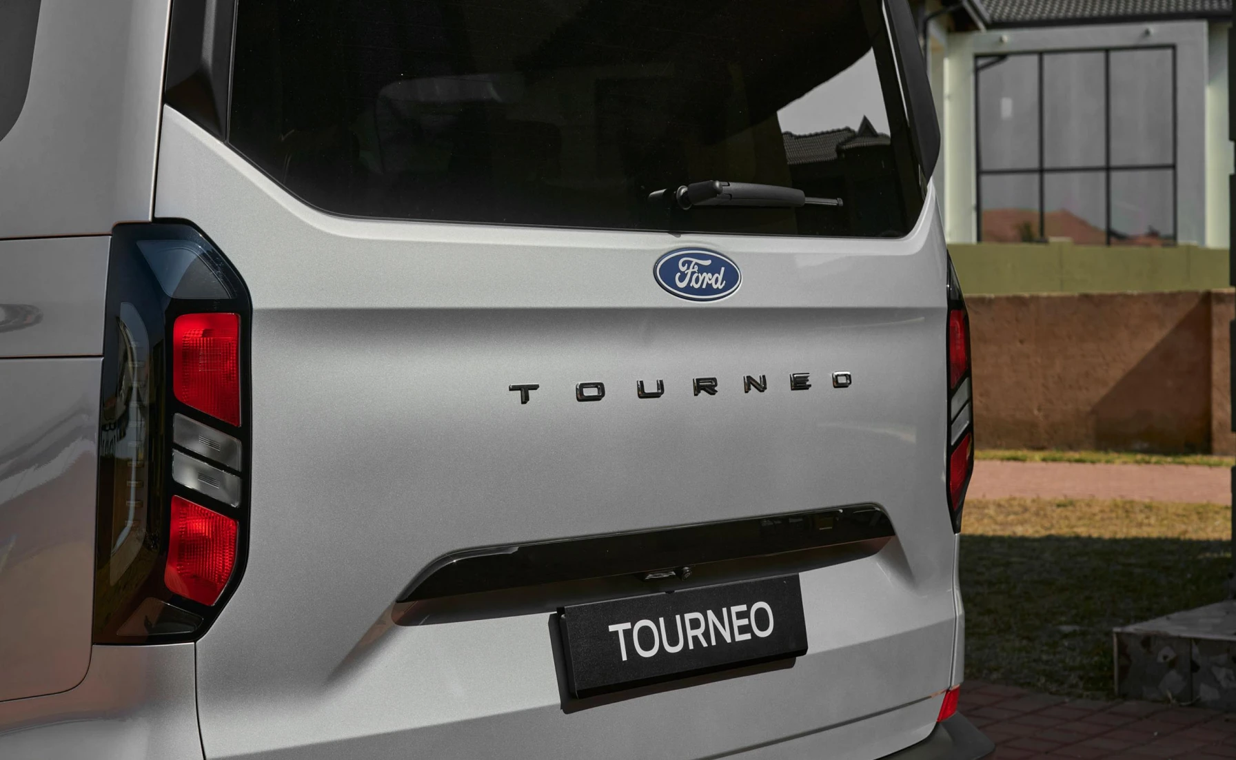 Ford Ford Tourneo Custom 2.0SiT Sport 8AT Variant Image