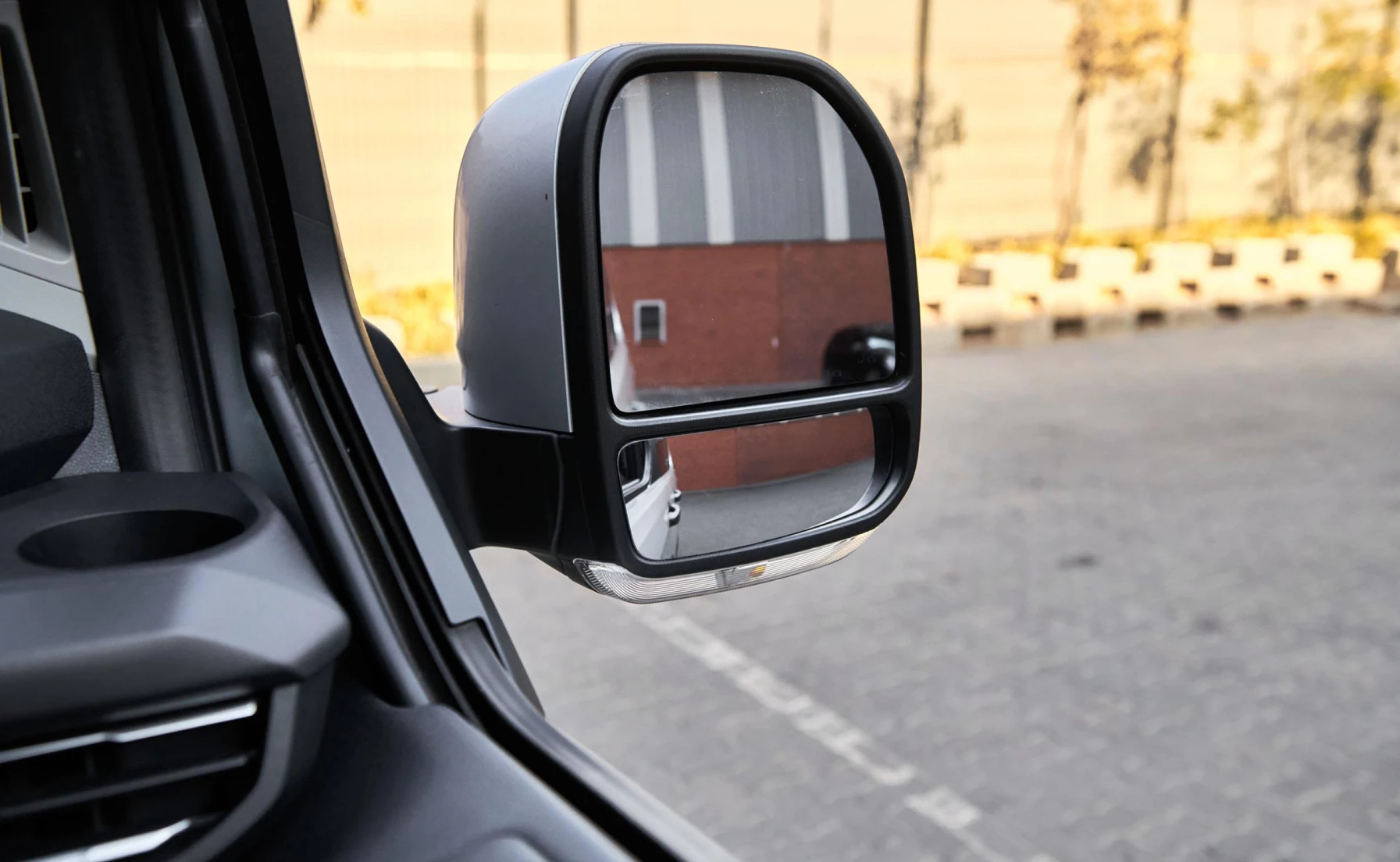 Ford Ford Tourneo Custom 2.0SiT Sport 8AT Variant Image