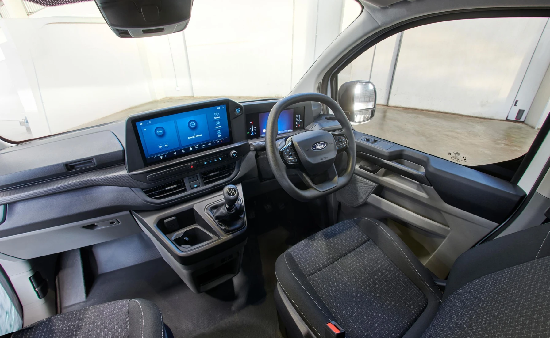 Ford Ford Transit Custom 2.0TDCI LWB Base F/C P/V 6MT Variant Image