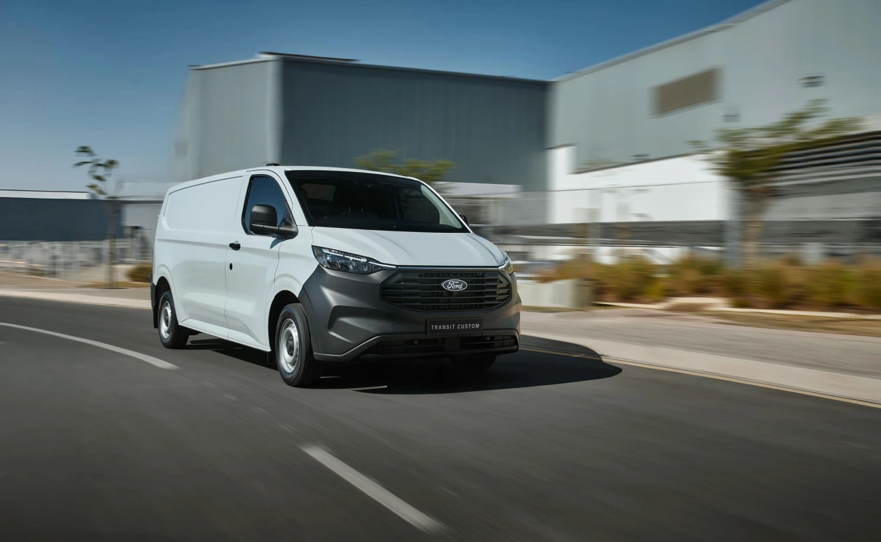 Ford Ford Transit Custom 2.0TDCI LWB Base F/C P/V 6MT Variant Image