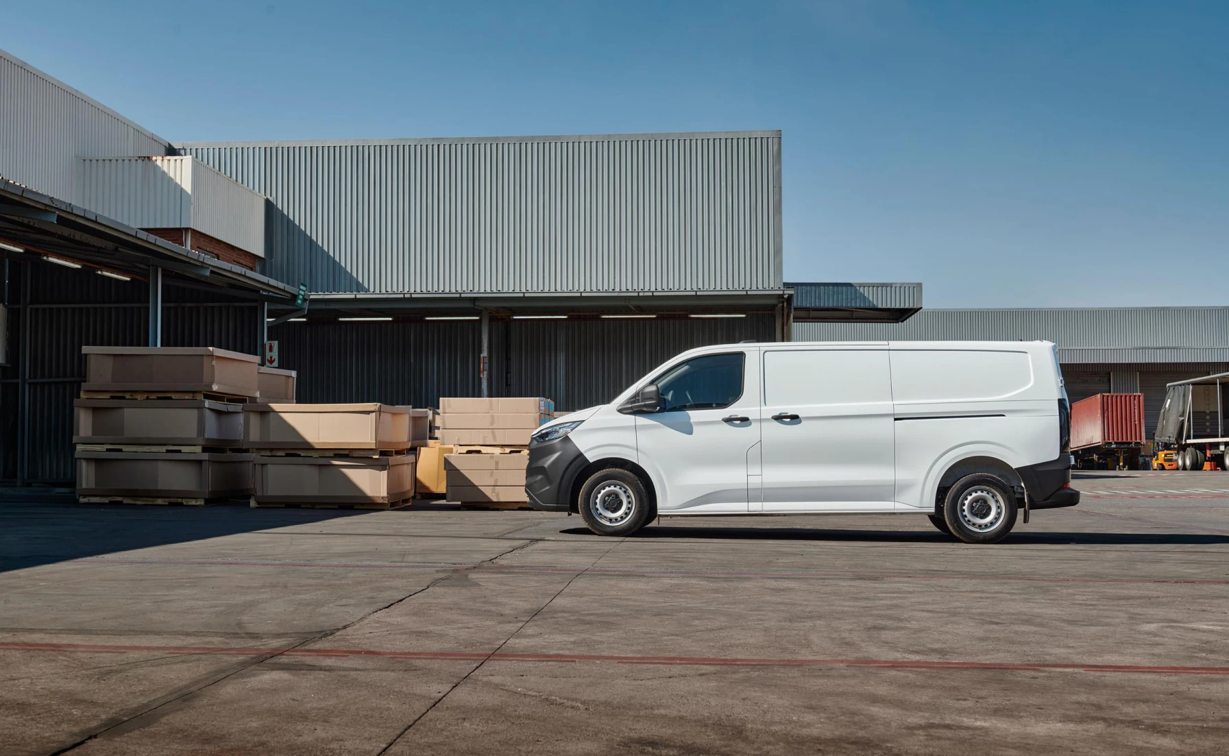 Ford Ford Transit Custom 2.0TDCI LWB Base F/C P/V 6MT Variant Image