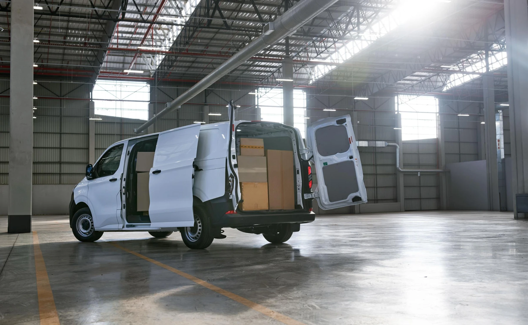 Ford Ford Transit Custom 2.0TDCI LWB Base F/C P/V 6MT Variant Image