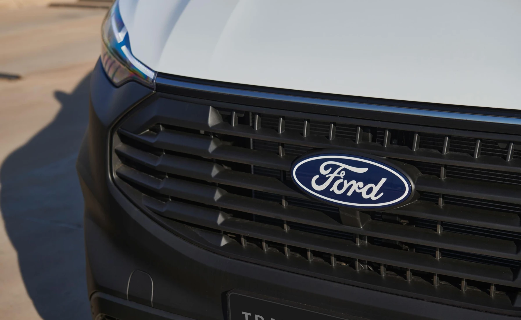 Ford Ford Transit Custom 2.0TDCI LWB Base F/C P/V 6MT Variant Image